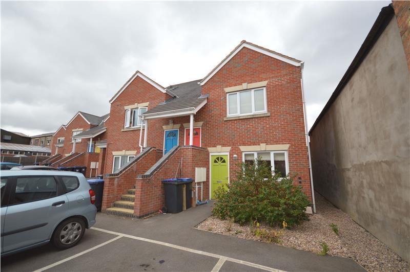Derby Road, Hinckley, Leicestershire... 2 bed apartment £700 pcm (£