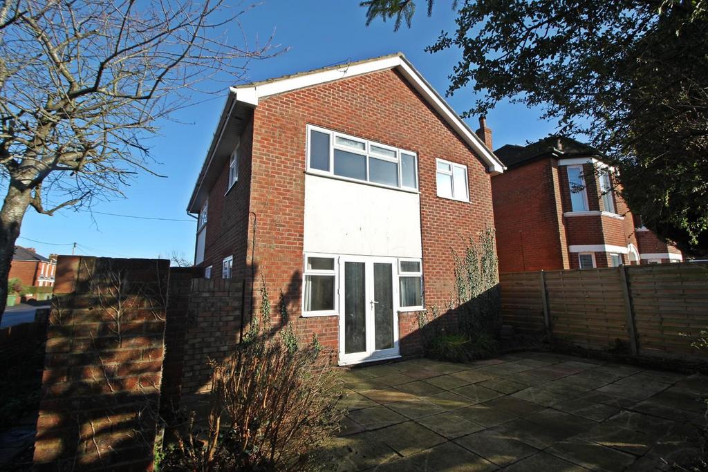Denzil Avenue, Netley Abbey, Southampton 4 bed house for sale £385,000