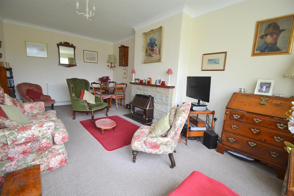 Fairisle Close, Hailsham 2 bed semidetached bungalow £299,000