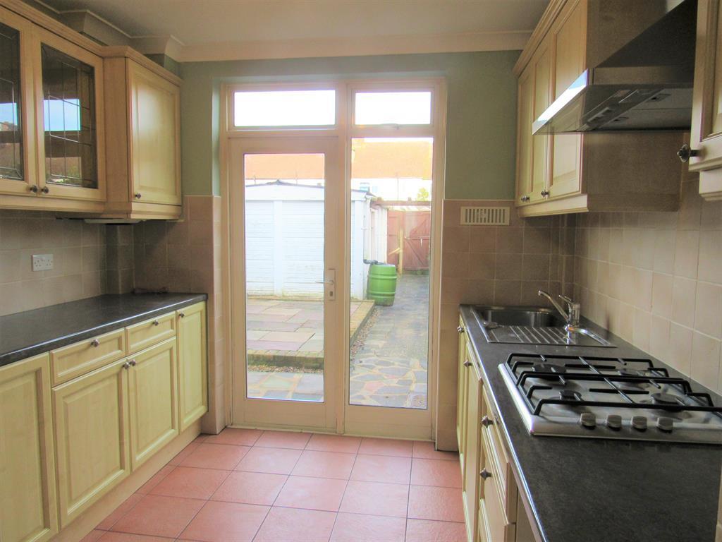 Chestnut Close, Carshalton, Surrey... 3 bed terraced house £500,000