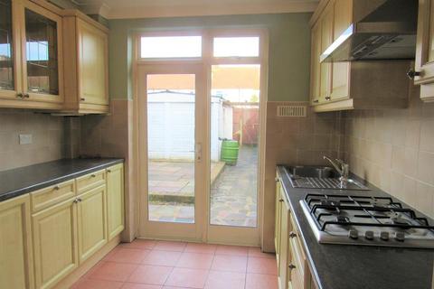 6 Chestnut Close, Carshalton, SM5 2AQ