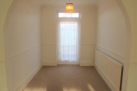 6 Chestnut Close, Carshalton, SM5 2AQ