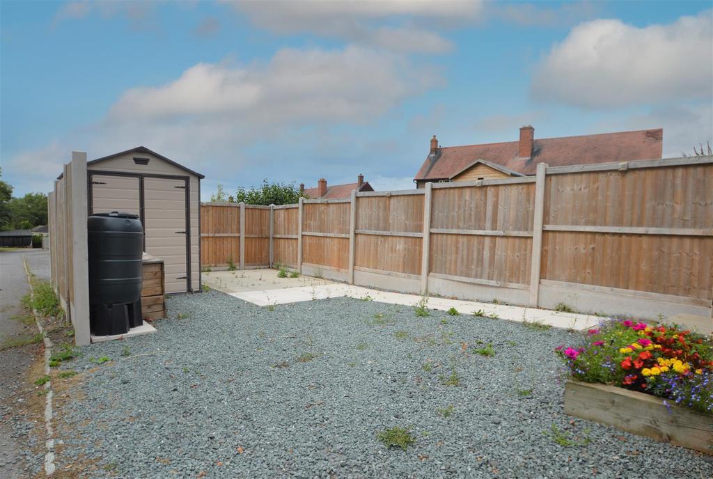 Callow Crescent, Minsterley, SY5 0DD 2 bed apartment £550 pcm (£127 pw)