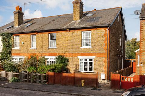 7 Wyeths Road, Epsom, KT17 4EB