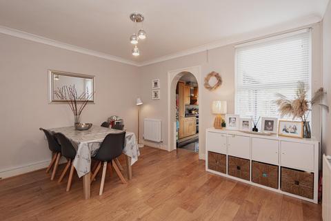 7 Wyeths Road, Epsom, KT17 4EB