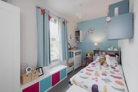 7 Wyeths Road, Epsom, KT17 4EB