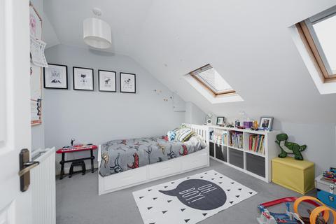 7 Wyeths Road, Epsom, KT17 4EB