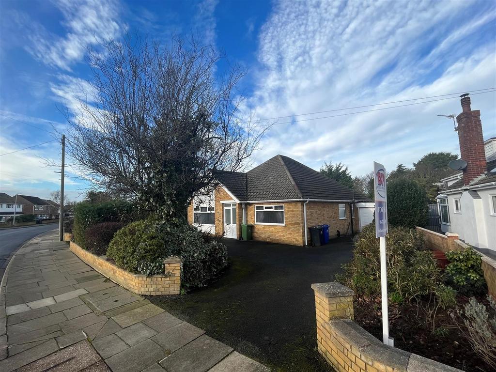 Aldrich Road, Cleethorpes, N.E. Lincs, DN35 0DP 3 bed bungalow for sale