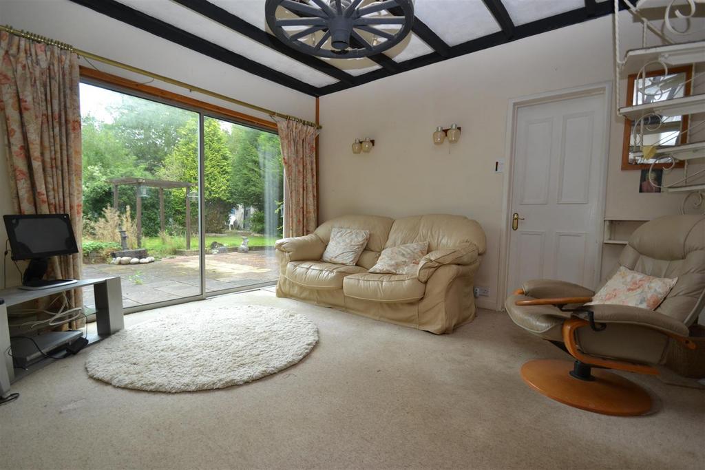 Church Road, Burstow 4 bed detached bungalow £500,000