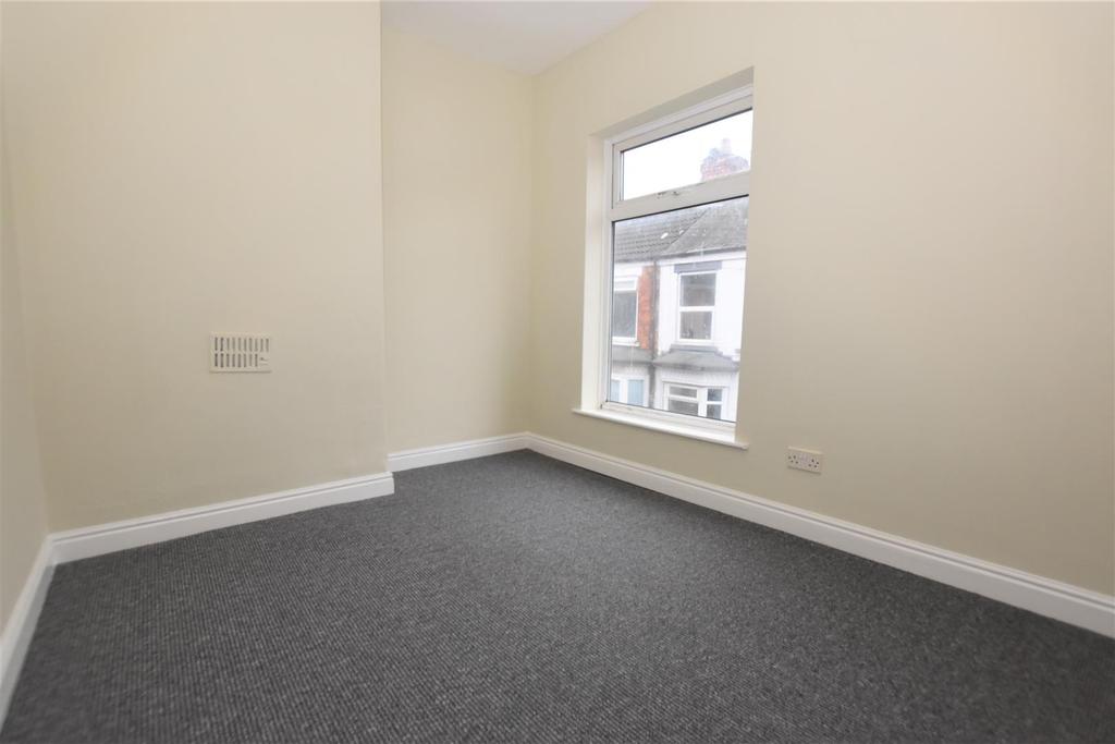Ashburn Grove, Spring Bank West, Hull 2 bed terraced house £495 pcm