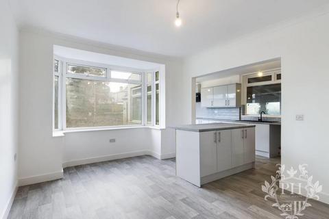 16 Beech Grove, South Bank, Middlesbrough, TS6 6ST