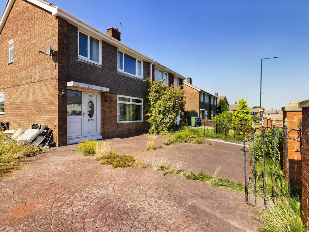 Birchington Avenue, Middlesbrough 3 bed semidetached house £85,000