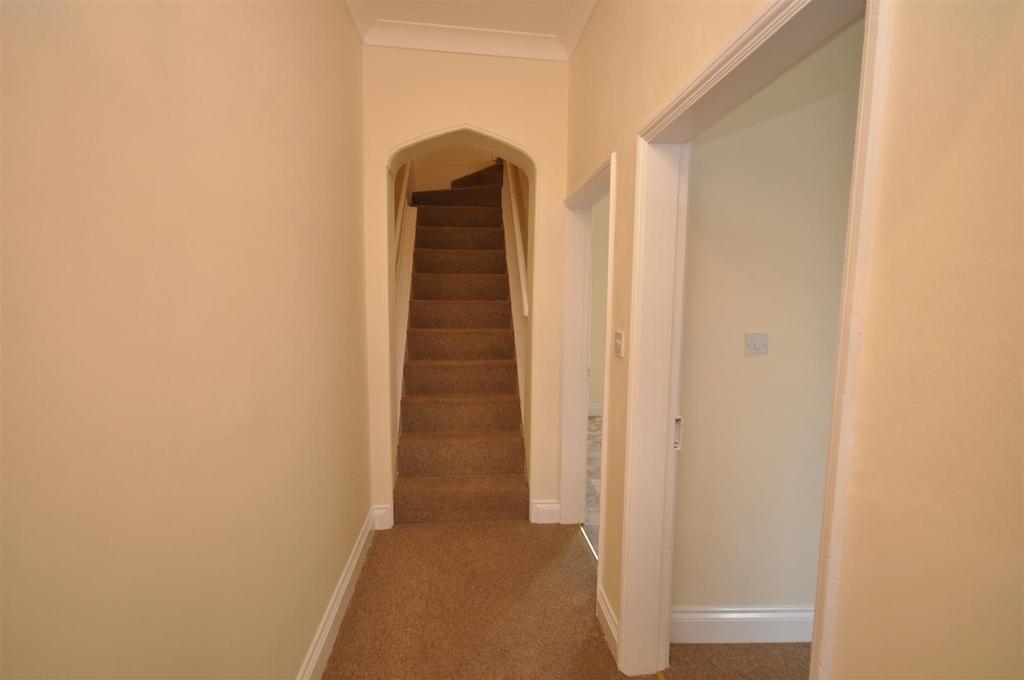 Pendicke Street, Southam 2 bed semidetached house £950 pcm (£219 pw)