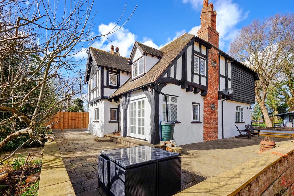 Grasmere Road, Whitstable 4 bed detached house £895,000