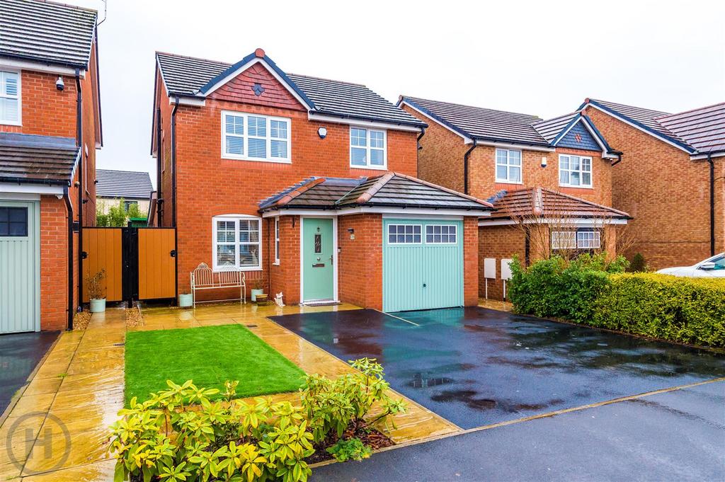 Lark Hill, Astley, Manchester 3 bed detached house £340,000