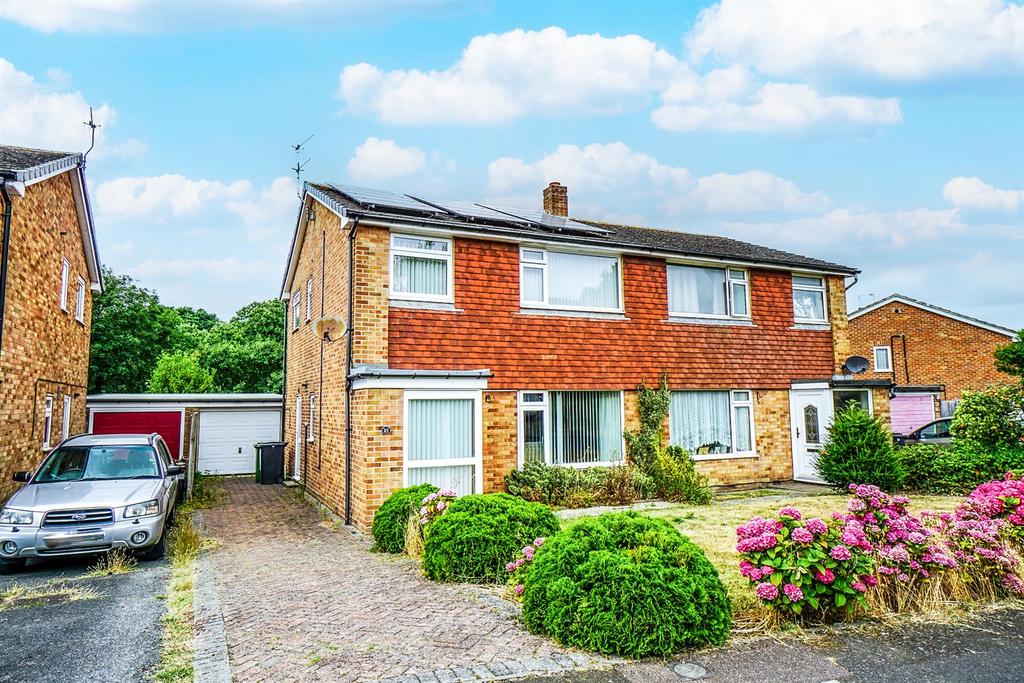 Hollybank Gardens, St. LeonardsOnSea 3 bed semidetached house £335,000