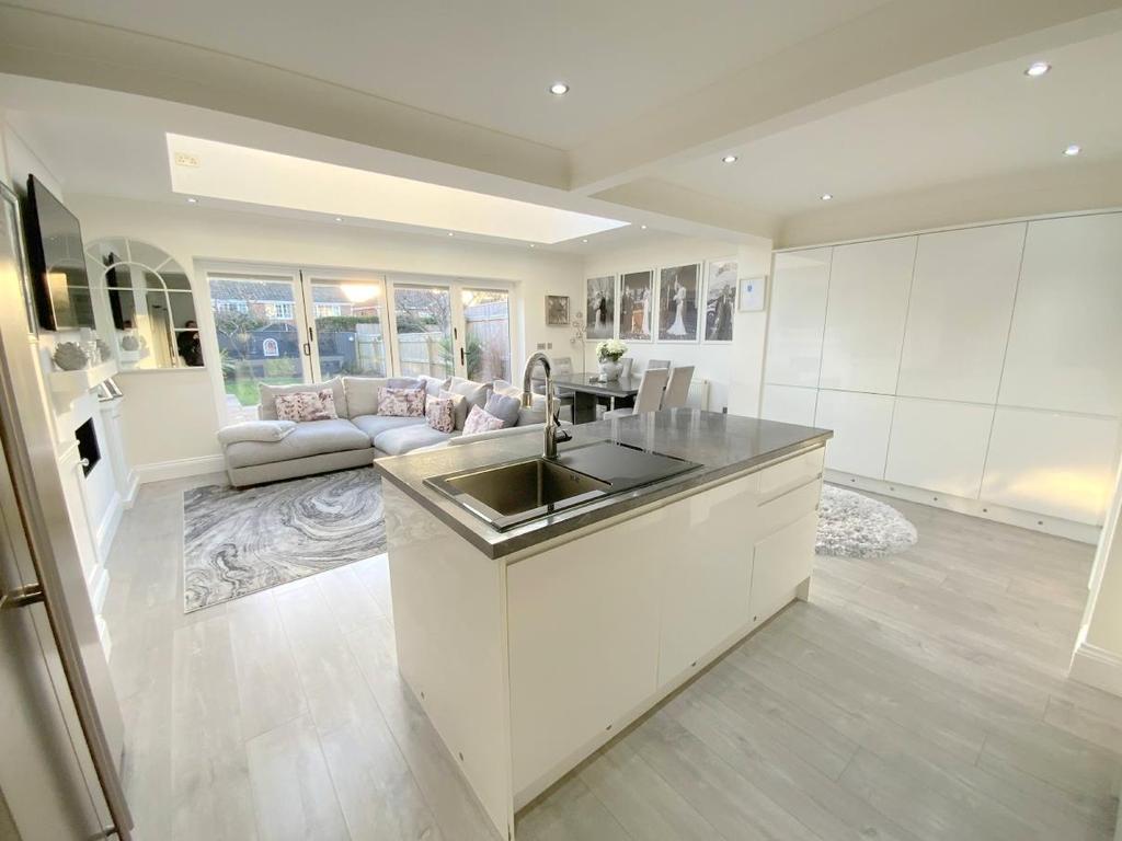 Pearson Road, Cleethorpes 3 bed semidetached house £330,000