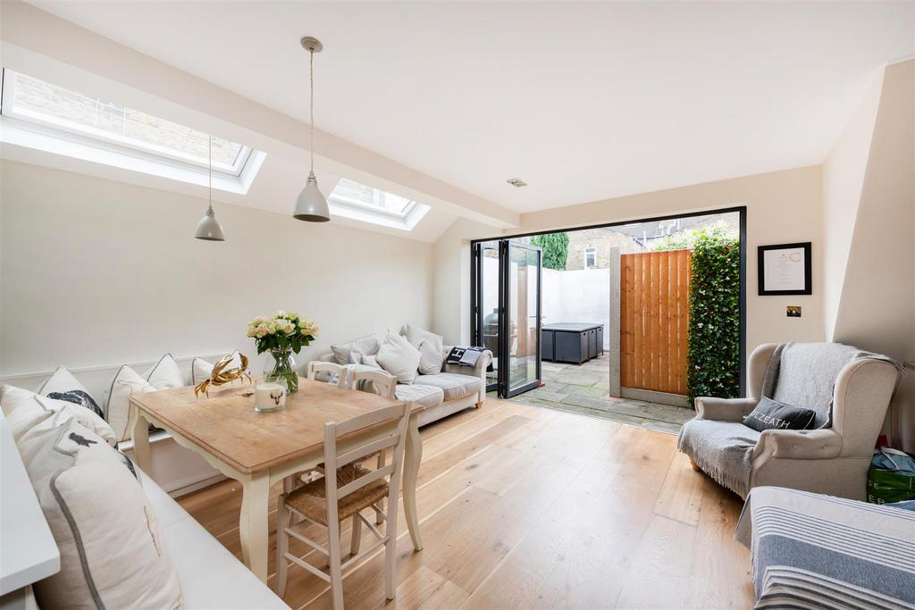 Edenvale Street, London 2 bed flat £750,000
