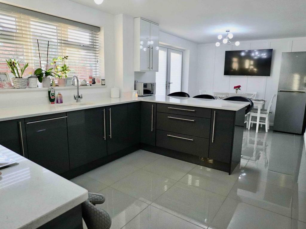 Hardy Close, Hinckley 4 bed detached house for sale £375,000