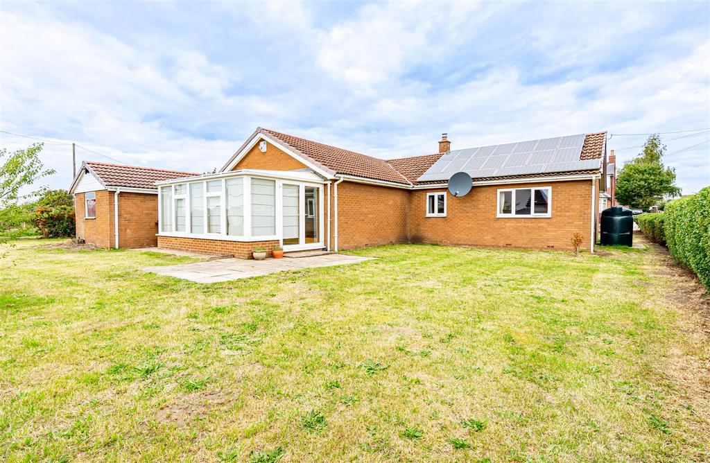 Heck Lane, Hensall 3 bed detached bungalow £285,000