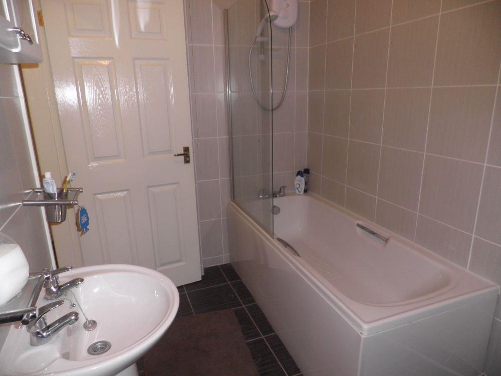 Queen Street, WITHERNSEA 2 bed flat £450 pcm (£104 pw)