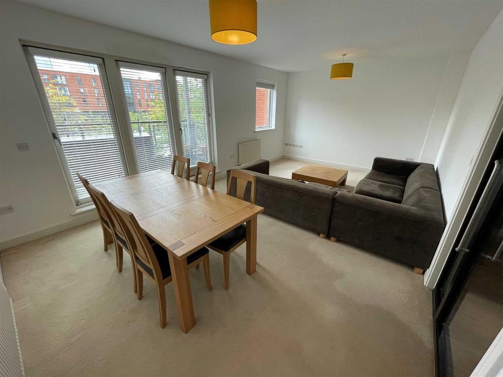 Cavendish Road, West Didsbury 3 bed flat £1,595 pcm (£368 pw)