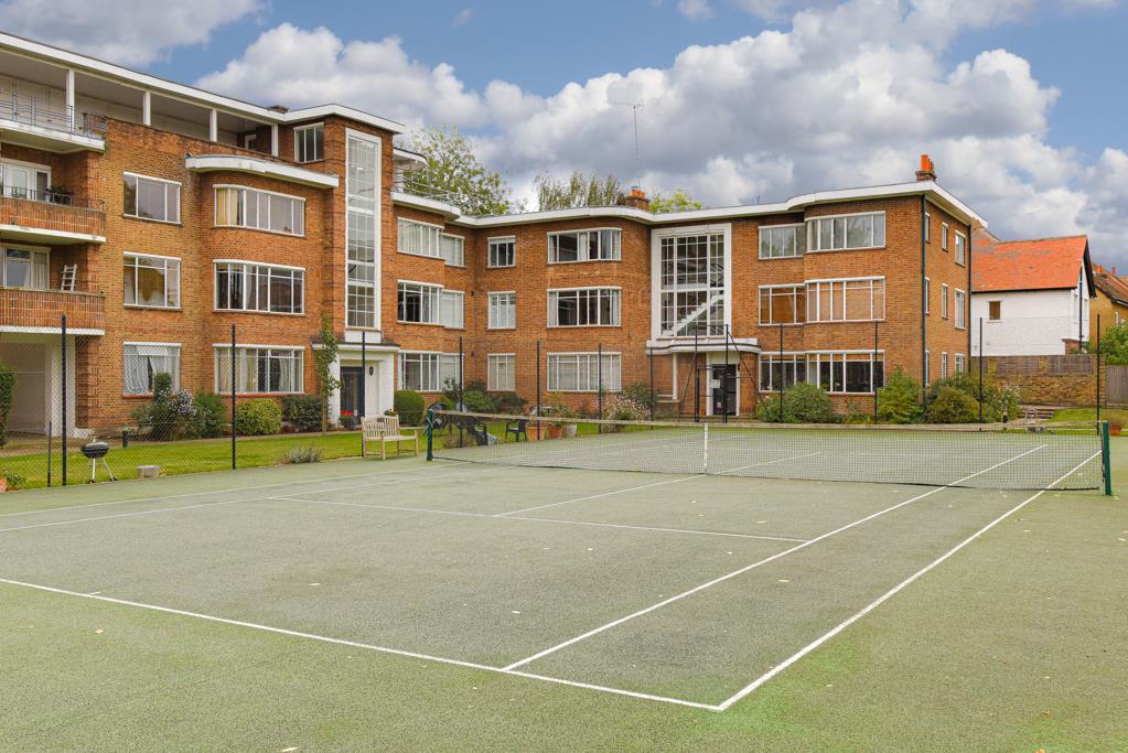 () 21 Kingfisher Court Bridge Road, East