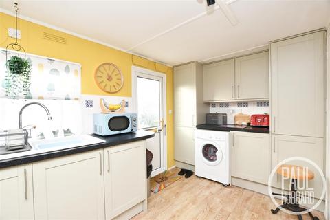 2 bedroom mobile home for sale - Highgrove Close, Lowestoft, Suffolk