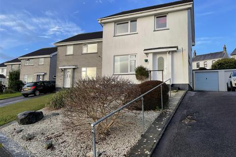 3 bedroom detached house for sale - Meadway, St. Austell