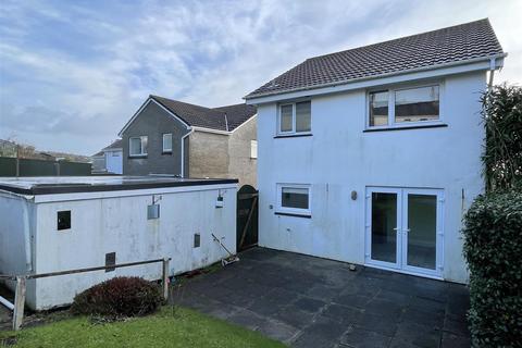 3 bedroom detached house for sale - Meadway, St. Austell