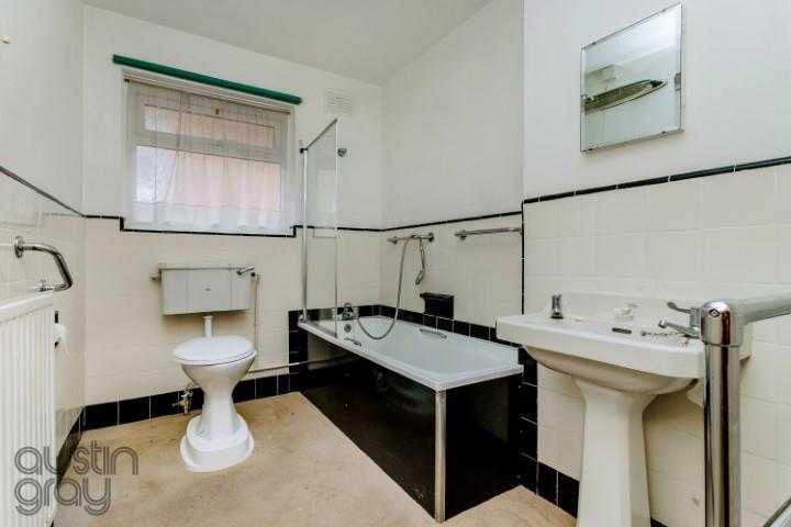 Charles Close 17-2 (Small).JPG