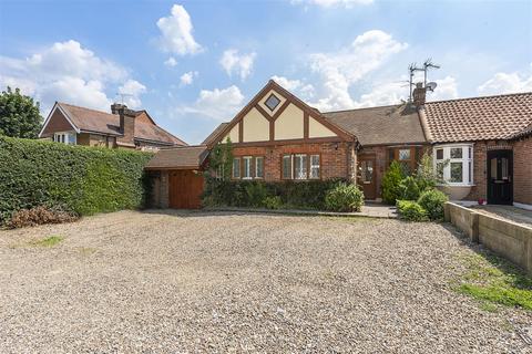 4 bedroom semi-detached house for sale - The Pleasance, Harpenden