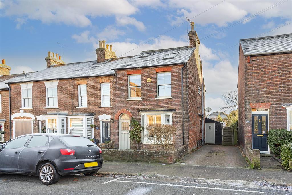 Cravells Road, Harpenden 4 bed end of terrace house £995,000