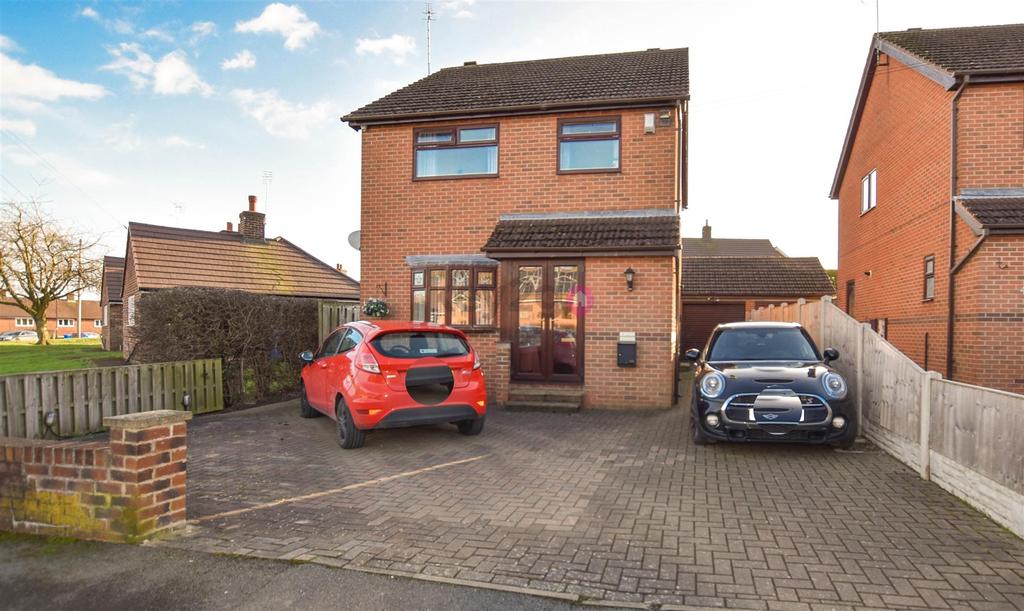 Kew Crescent, Charnock, Sheffield, S12 3 bed detached house £255,000