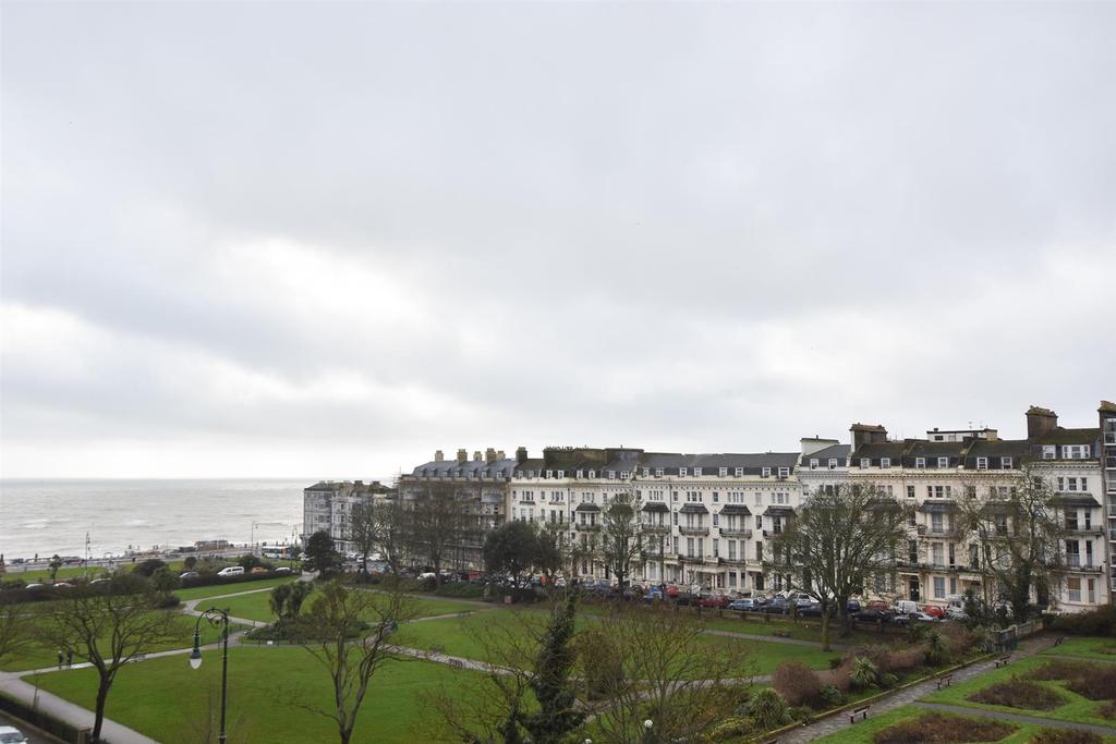 Warrior Square, St. LeonardsOnSea 2 bed flat for sale £180,000