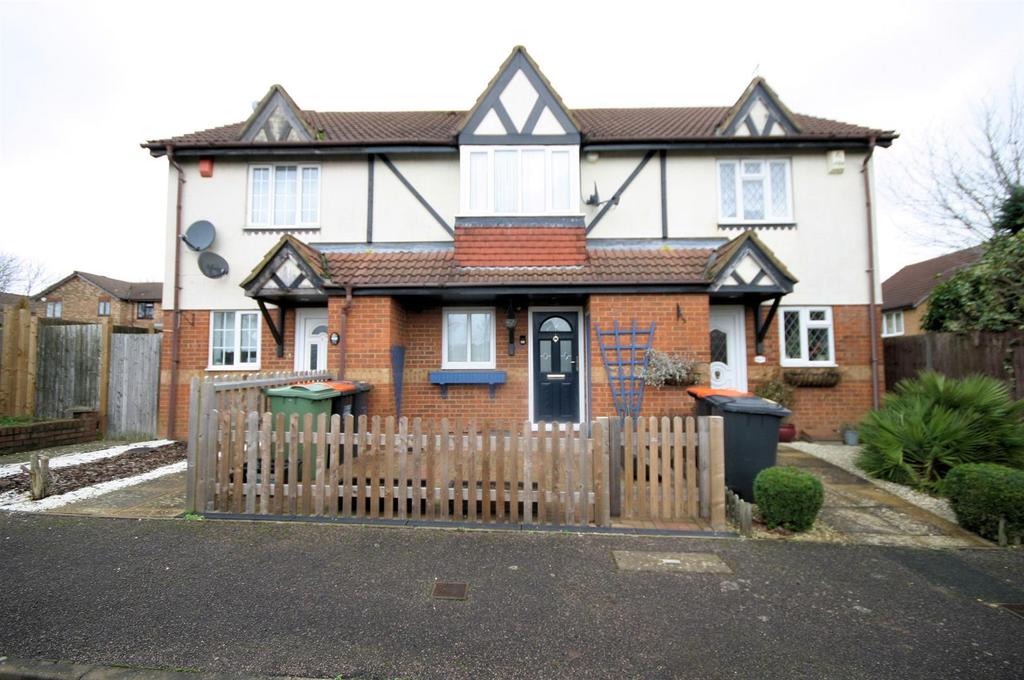 Cromer Way, Warden Hills, Luton 2 bed terraced house £1,100 pcm (£254 pw)
