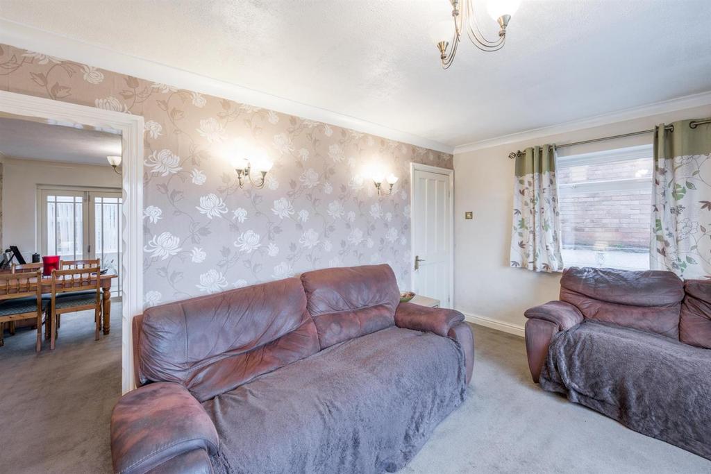 Balmoral Road, Wordsley, DY8 5JB 3 bed semidetached house £244,950