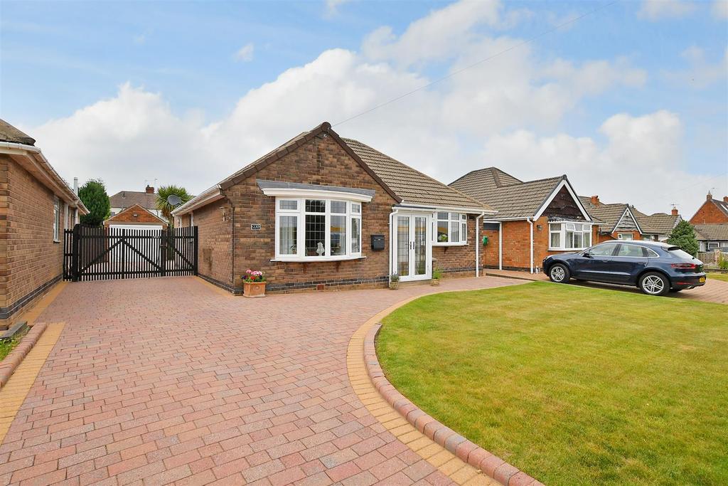 Stubley Lane, Dronfield Woodhouse, Dronfield 2 bed bungalow £375,000