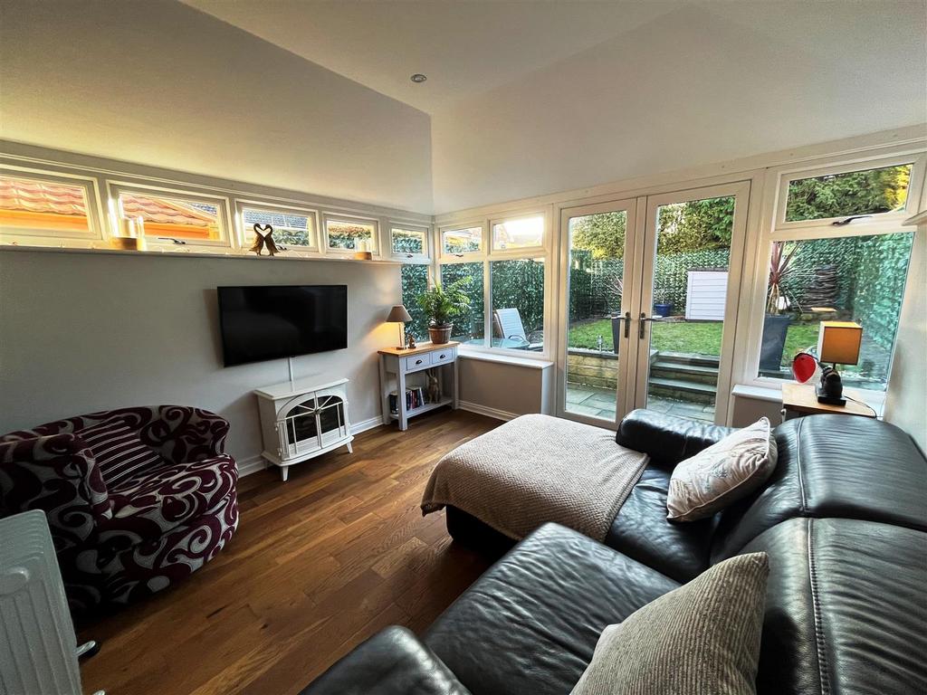 Chestnut Court, Toft Hill, Auckland 3 bed semidetached house