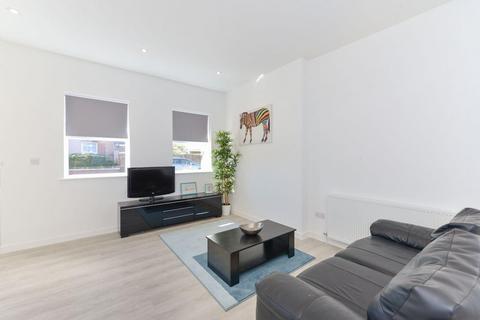 1 bedroom flat to rent, Whitestile Road, Brentford, TW8