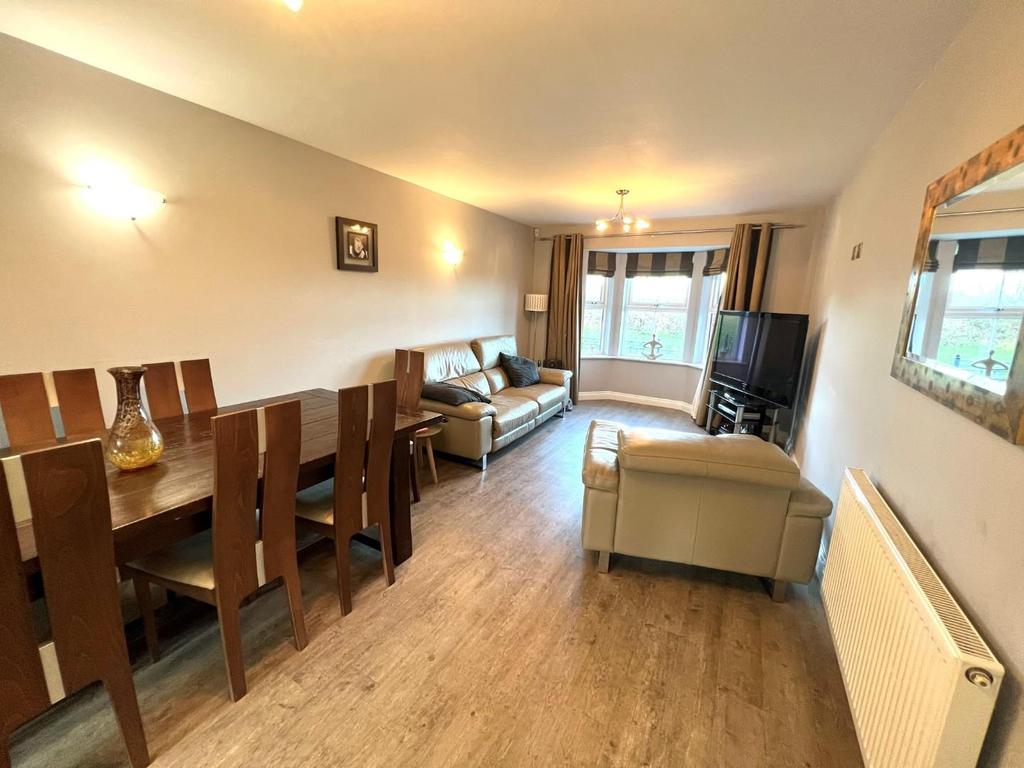 Frank Large Walk, St. Crispin, Northampton NN5 4 bed townhouse £370,000