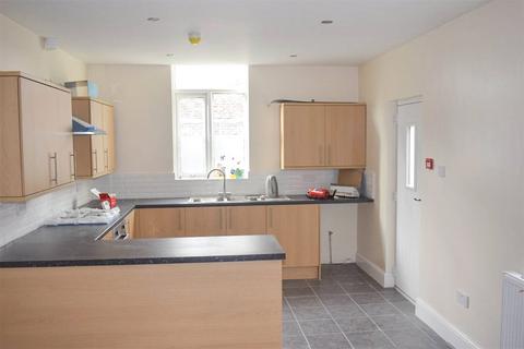 6 bedroom terraced house to rent, Granville Road, Fallowfield, M14