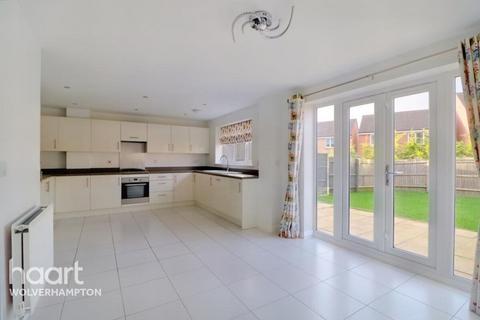 4 bedroom detached house to rent, Newbold Drive, Stafford
