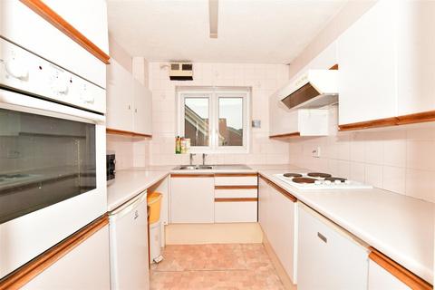 2 bedroom flat for sale, Cunningham Close, Romford, Essex