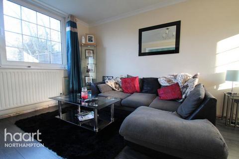 3 bedroom terraced house to rent, Rydal Mount, WELLINGBOROUGH