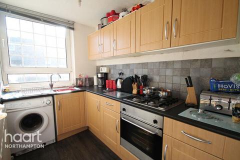 3 bedroom terraced house to rent, Rydal Mount, WELLINGBOROUGH