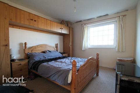 3 bedroom terraced house to rent, Rydal Mount, WELLINGBOROUGH