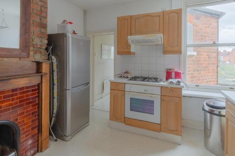 3 bedroom flat to rent, Sirdar Road N22