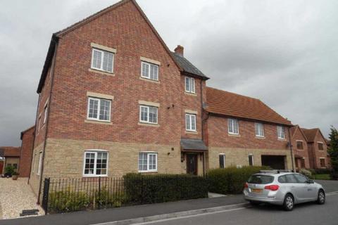 2 bedroom apartment to rent, Pastures Avenue, St Georges