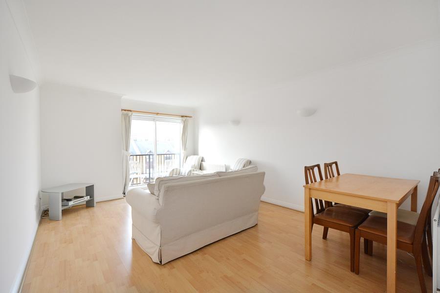 Lockview Court Narrow Street Limehouse 2 bed apartment £570,000